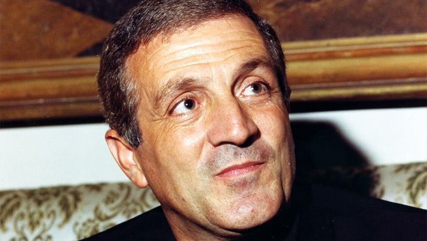 Don Tonino Bello: il pastore con il grembiule, l'uomo che osò la pace