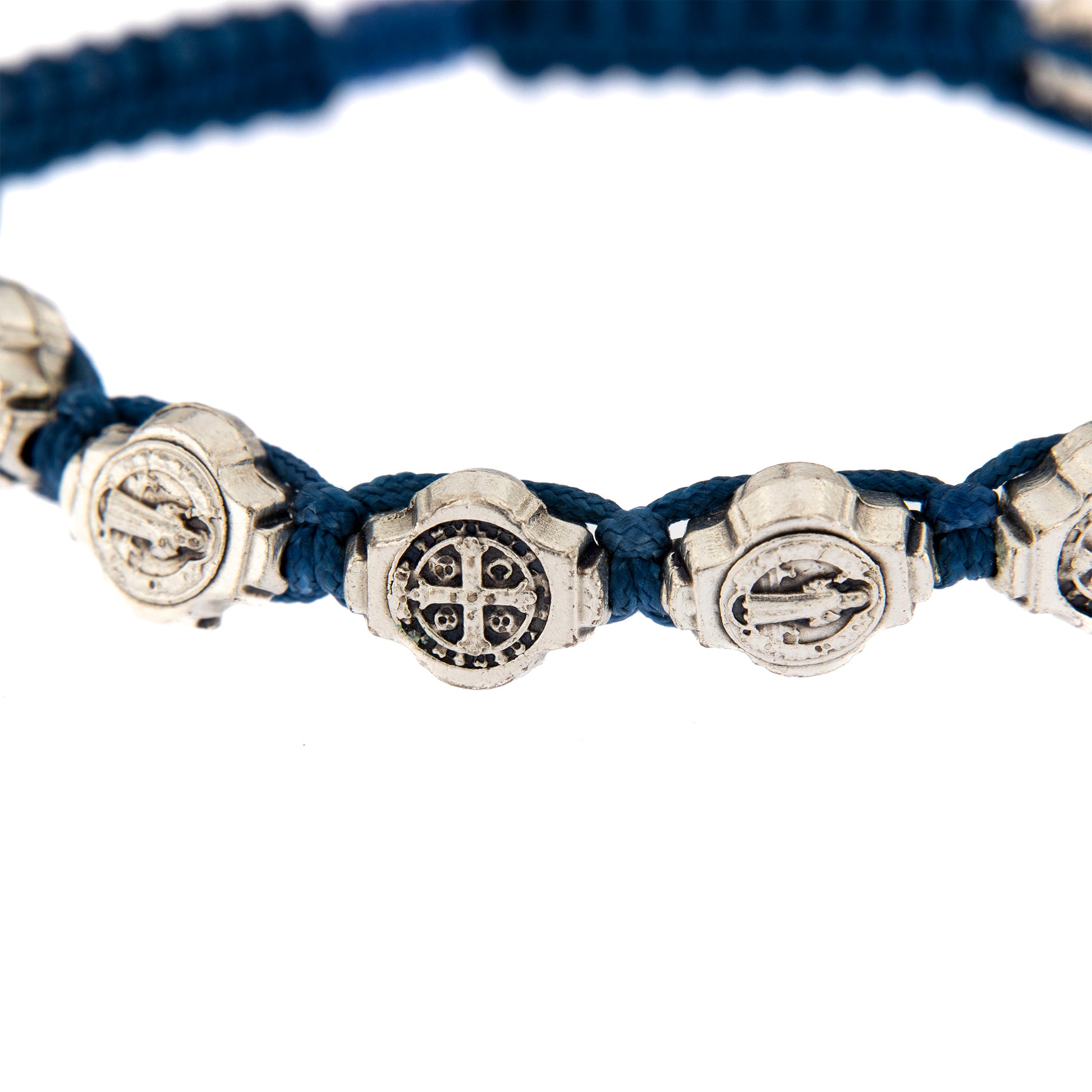 Bracciale in corda con medaglie san Benedetto
