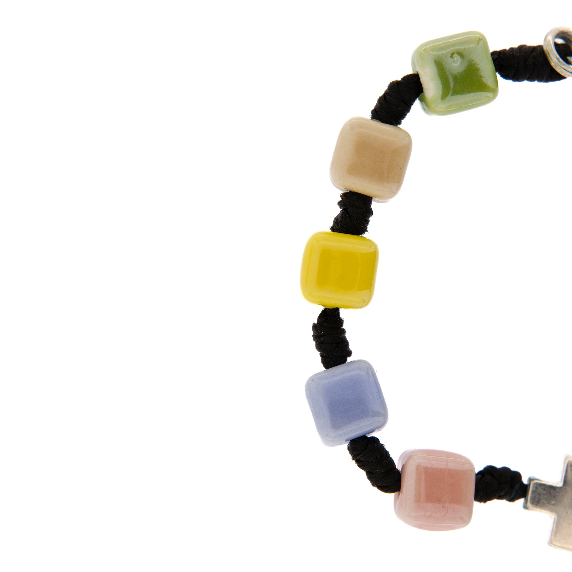 Bracciale in corda con grani a cubetto colorati