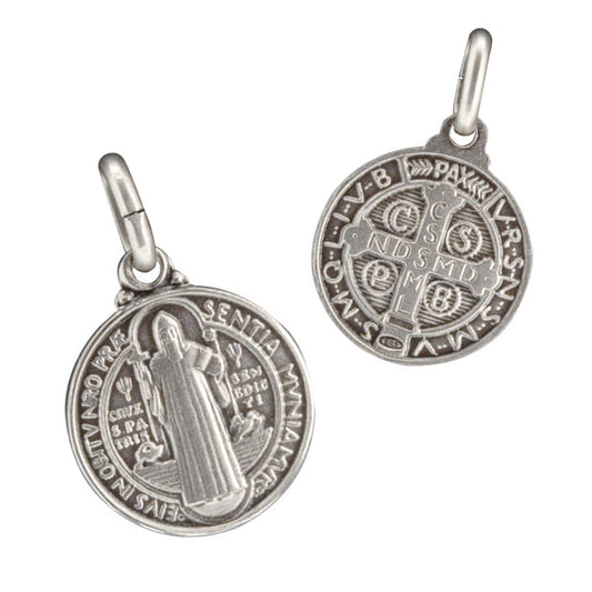 Medaglia San Benedetto in argento 925. Diametro 1 cm