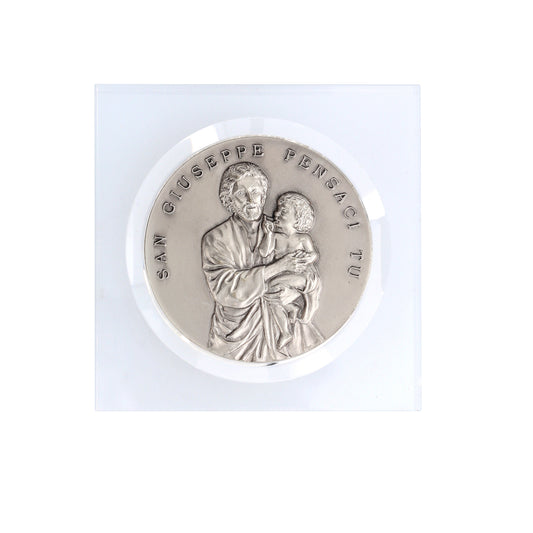 Soprammobile in plexiglass con medaglia San Giuseppe. Dimensioni 8,5x8,5 cm