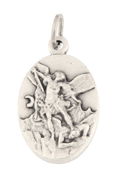 Medaglia san Michele in ottone argentato. Altezza 2,2 cm