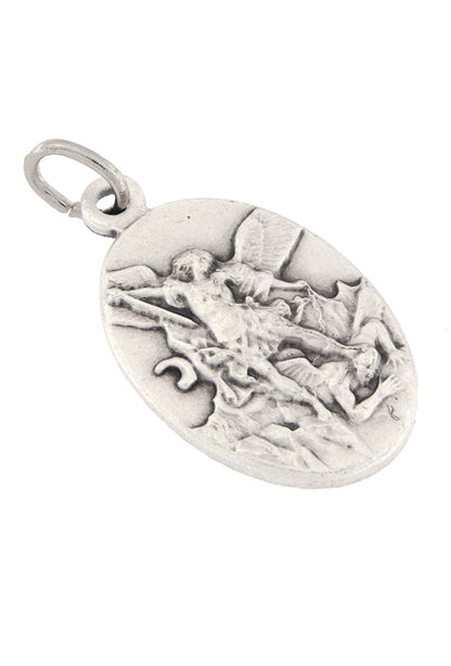 Medaglia san Michele in ottone argentato. Altezza 2,2 cm