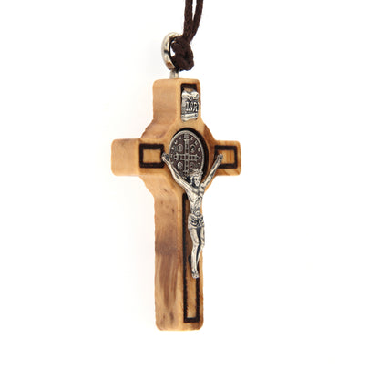 Ciondolo croce San Benedetto in legno d'olivo 4,5 cm