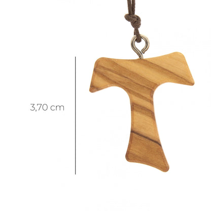 Ciondolo Tau in legno d'olivo con cordoncino 3,7 cm  