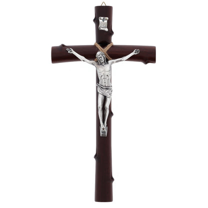 Crocifisso in legno e corpo in metallo. Altezza 28 cm