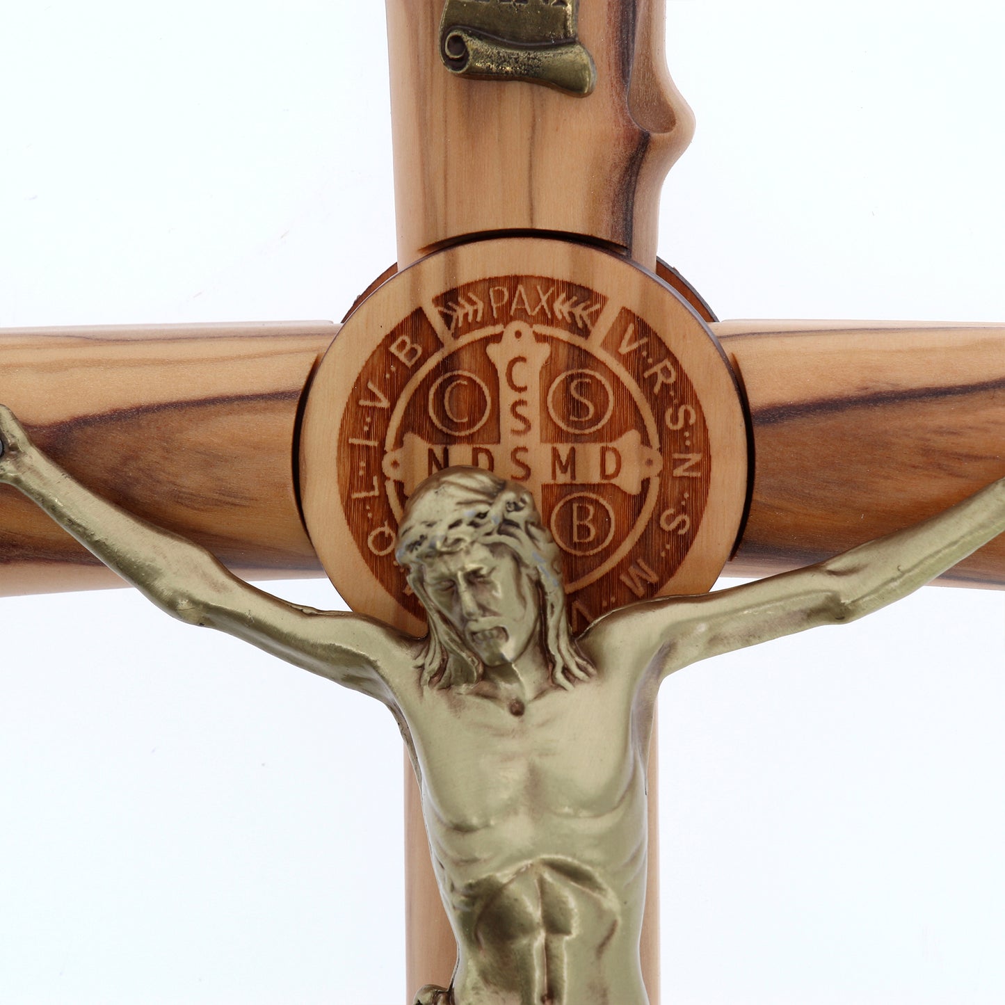 Croce San Benedetto in legno d'olivo, corpo in metallo. Altezza 28 cm