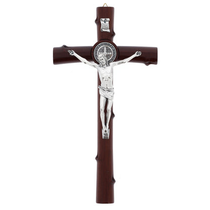 Croce San Benedetto in legno,  corpo in metallo. Altezza 28 cm