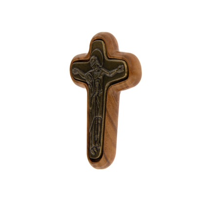 Calamita Croce della Riconciliazione in legno d'olivo e placca in metallo bronzato 6x4,3 cm