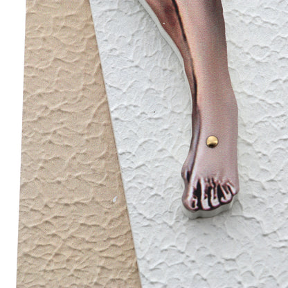 Crocifisso effetto legno e decorazioni in rilievo. Altezza 46 cm