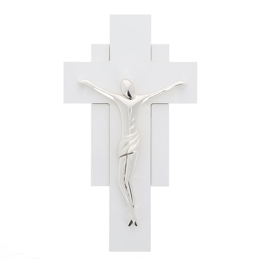 Crocifisso in legno bianco e corpo in resina argentata. Altezza 40 cm