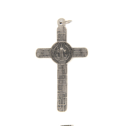 Croce San Benedetto in metallo con laccetto e confezione. Altezza 8 cm