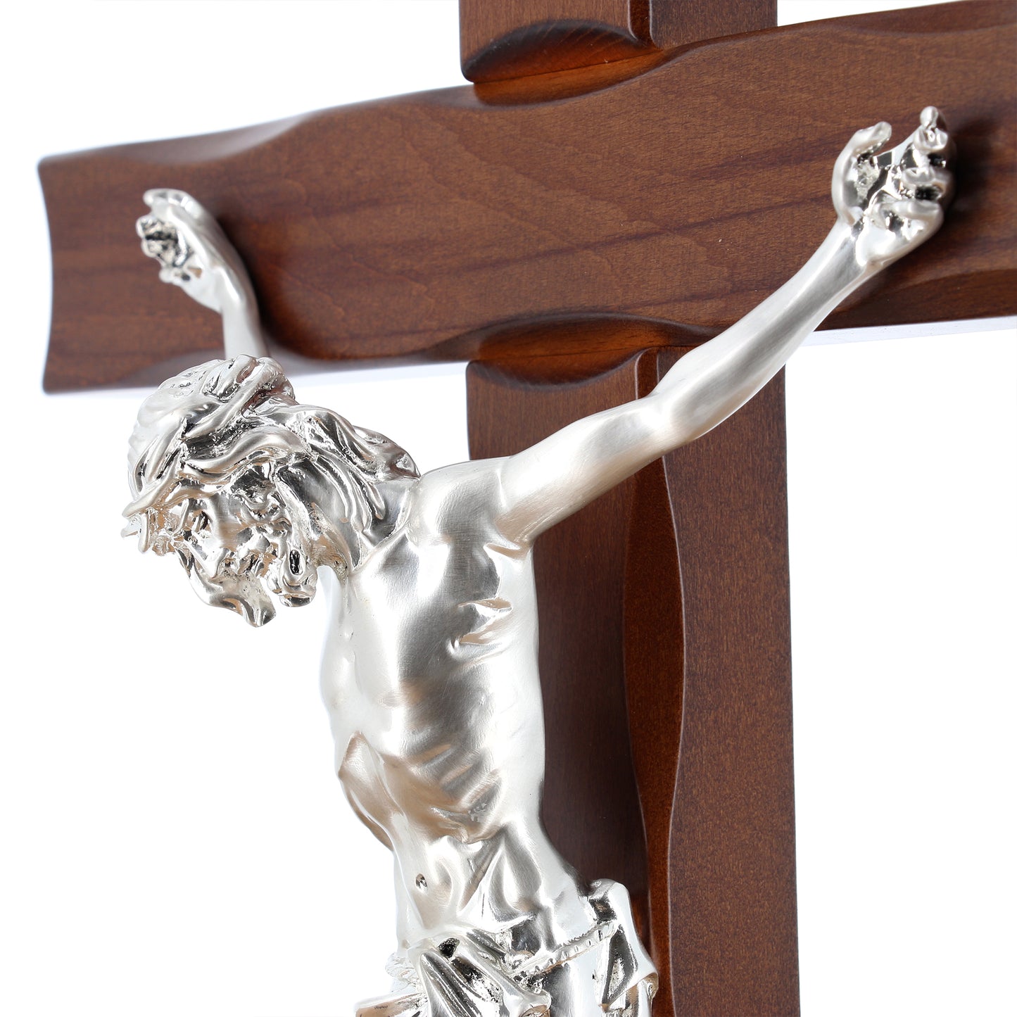 Crocifisso in legno e corpo in resina argentata. Altezza 44 cm