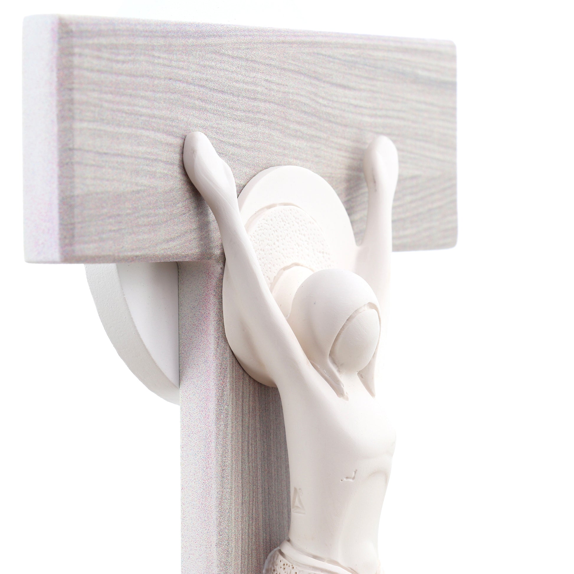 Crocifisso moderno in legno e corpo in resina. Altezza 26 cm