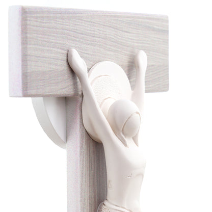 Crocifisso moderno in legno e corpo in resina. Altezza 26 cm