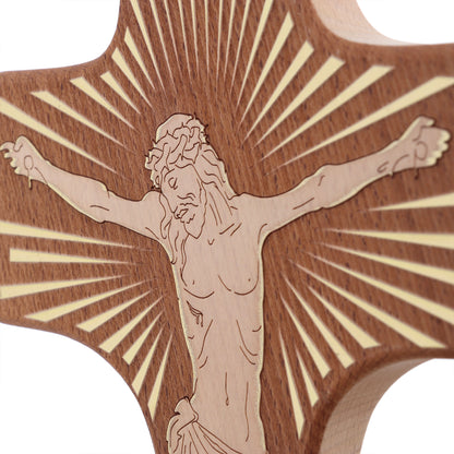 Crocifisso in legno, corpo inciso. Altezza 30 cm