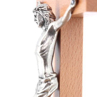 Crocifisso in legno e corpo in metallo. Altezza 20,5 cm