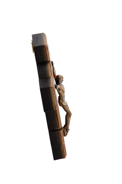 Crocifisso san Benedetto in legno betulla e corpo in metallo bronzato. Altezza 20,5 cm