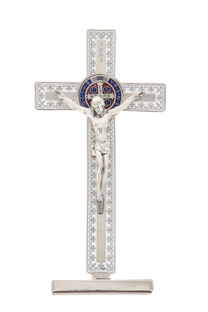 Crocifisso san Benedetto in metallo lavorato, con base. Altezza 20 cm