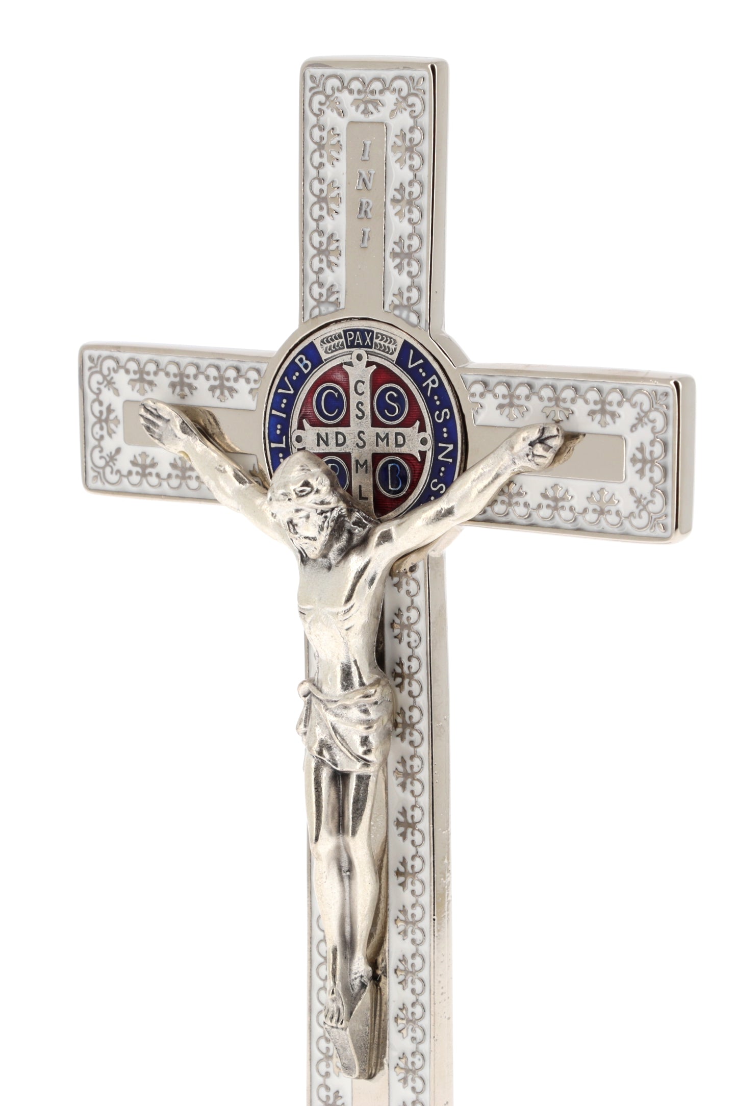 Crocifisso san Benedetto in metallo lavorato. Altezza 18,5 cm