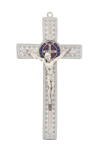 Crocifisso san Benedetto in metallo lavorato. Altezza 18,5 cm