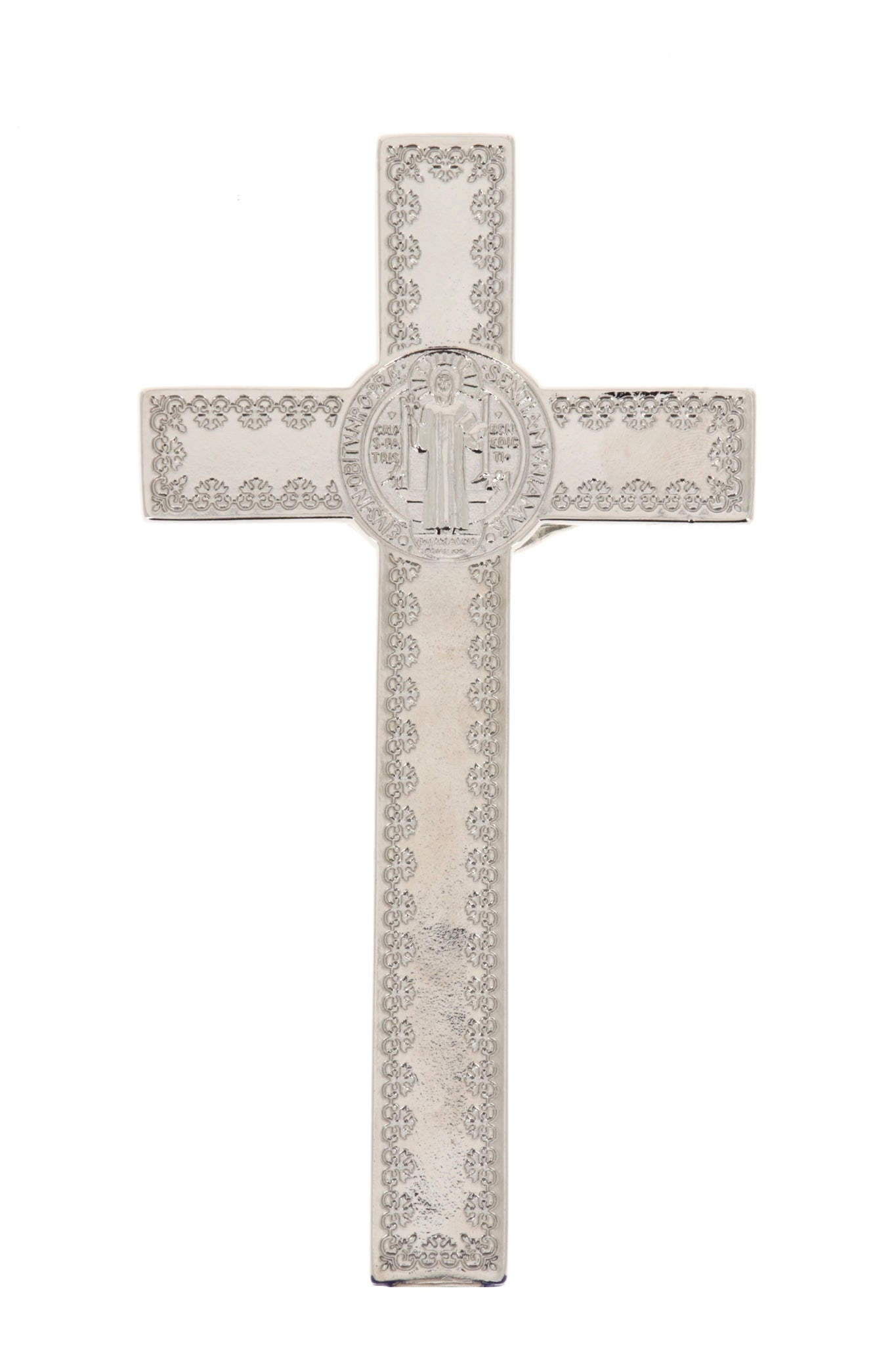 Crocifisso san Benedetto in metallo lavorato. Altezza 18,5 cm