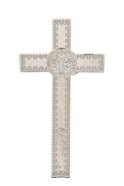 Crocifisso san Benedetto in metallo lavorato. Altezza 18,5 cm
