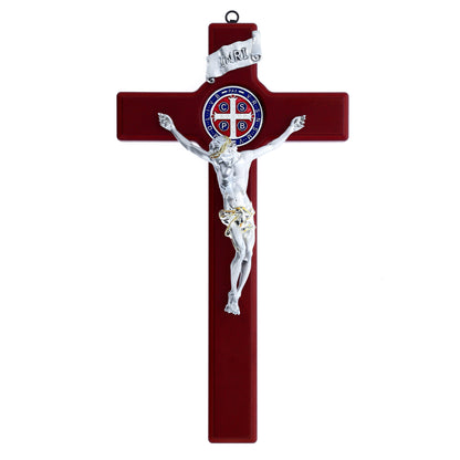 Crocifisso in legno, corpo argentato e medaglia di S.Benedetto colorata. Dimensioni 47x26 cm