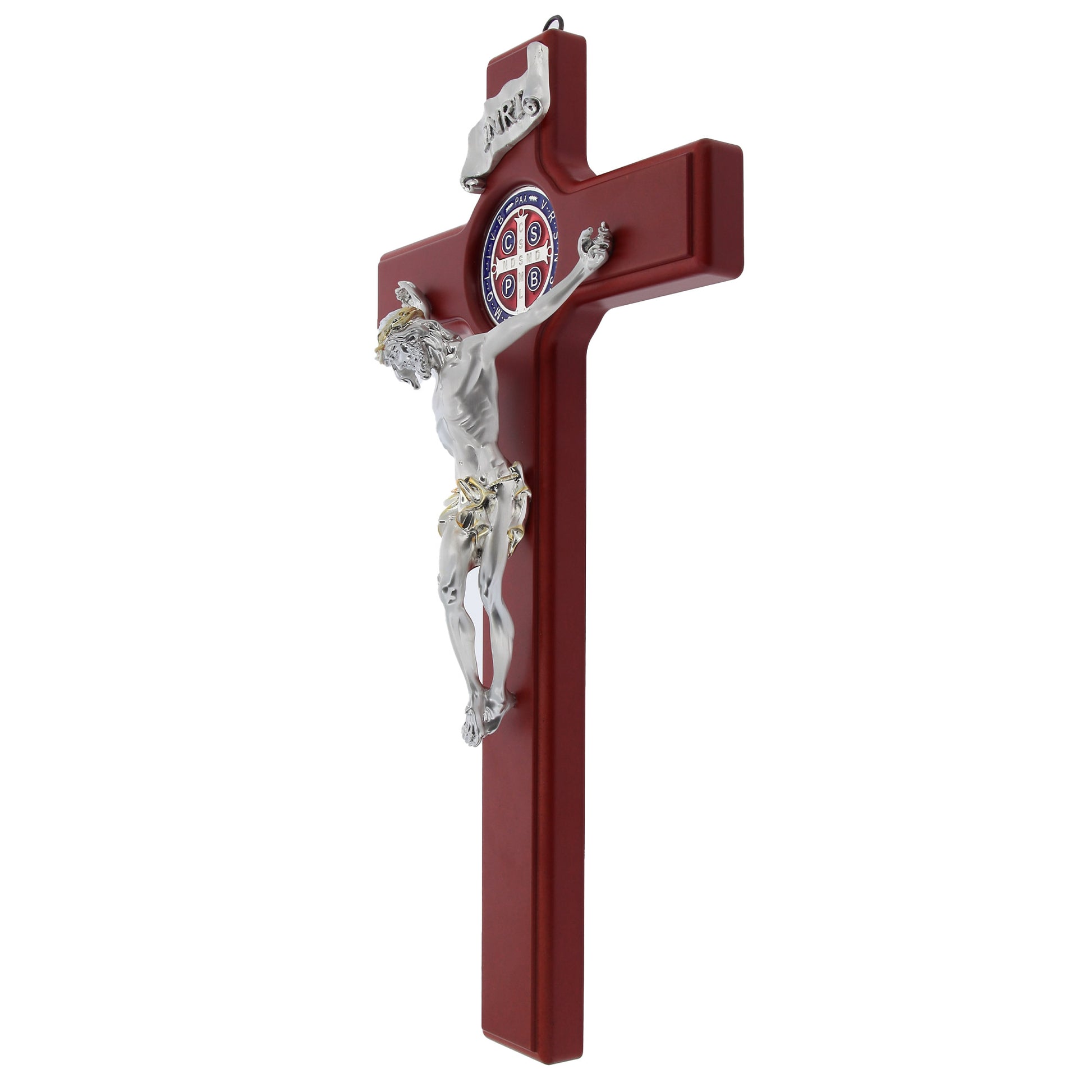 Crocifisso in legno, corpo argentato e medaglia di S.Benedetto colorata. Dimensioni 47x26 cm