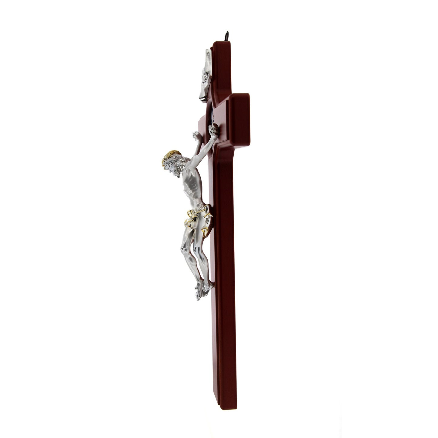 Crocifisso in legno, corpo argentato e medaglia di S.Benedetto colorata. Dimensioni 47x26 cm