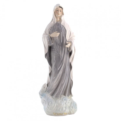 Statua Regina della pace in ceramica colorata dipinta a mano. Altezza 60 cm