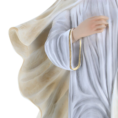 Statua Madonna Regina della pace, in resina vuota dipinta. Altezza 60 cm