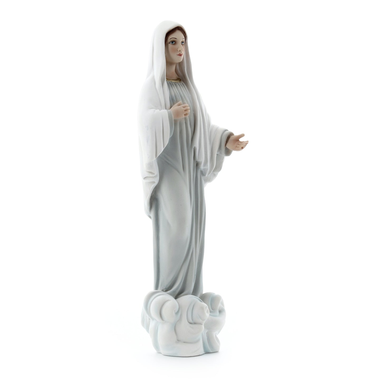 Statua Regina della pace, in resina colorata. Altezza 23,5 cm