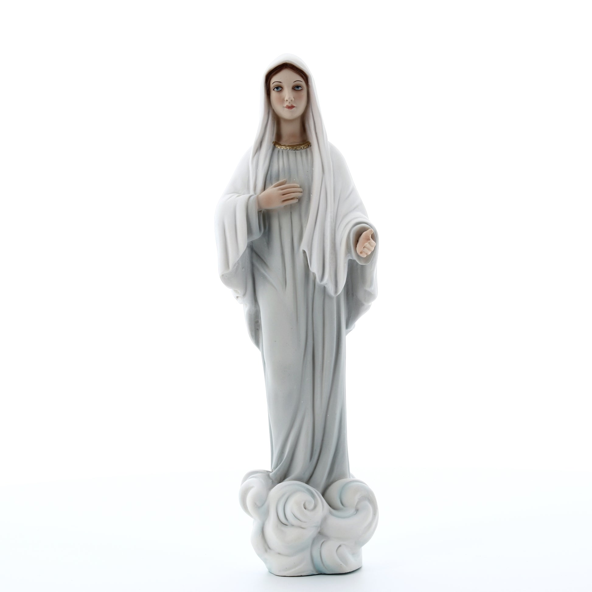 Statua Regina della pace, in resina colorata. Altezza 23,5 cm