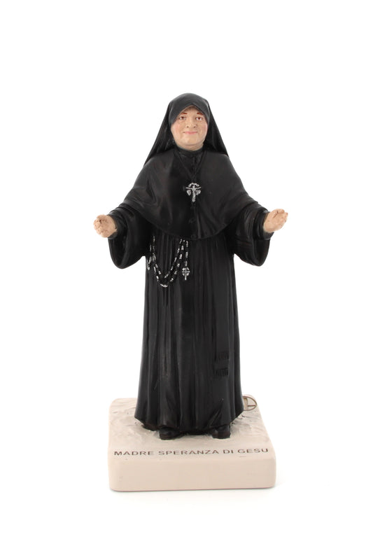 Statua beata Madre Speranza, in polvere di marmo colorata. Altezza 30 cm