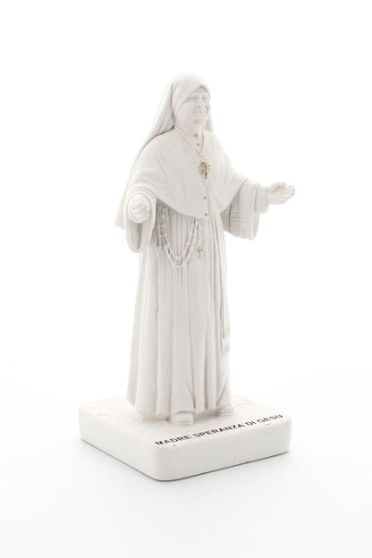 Statua beata Madre Speranza, in polvere di marmo bianca. Altezza 30 cm