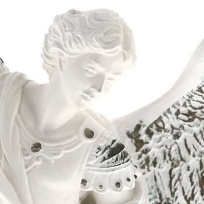 Statua San Michele Arcangelo, in resina bianca. Altezza 30cm