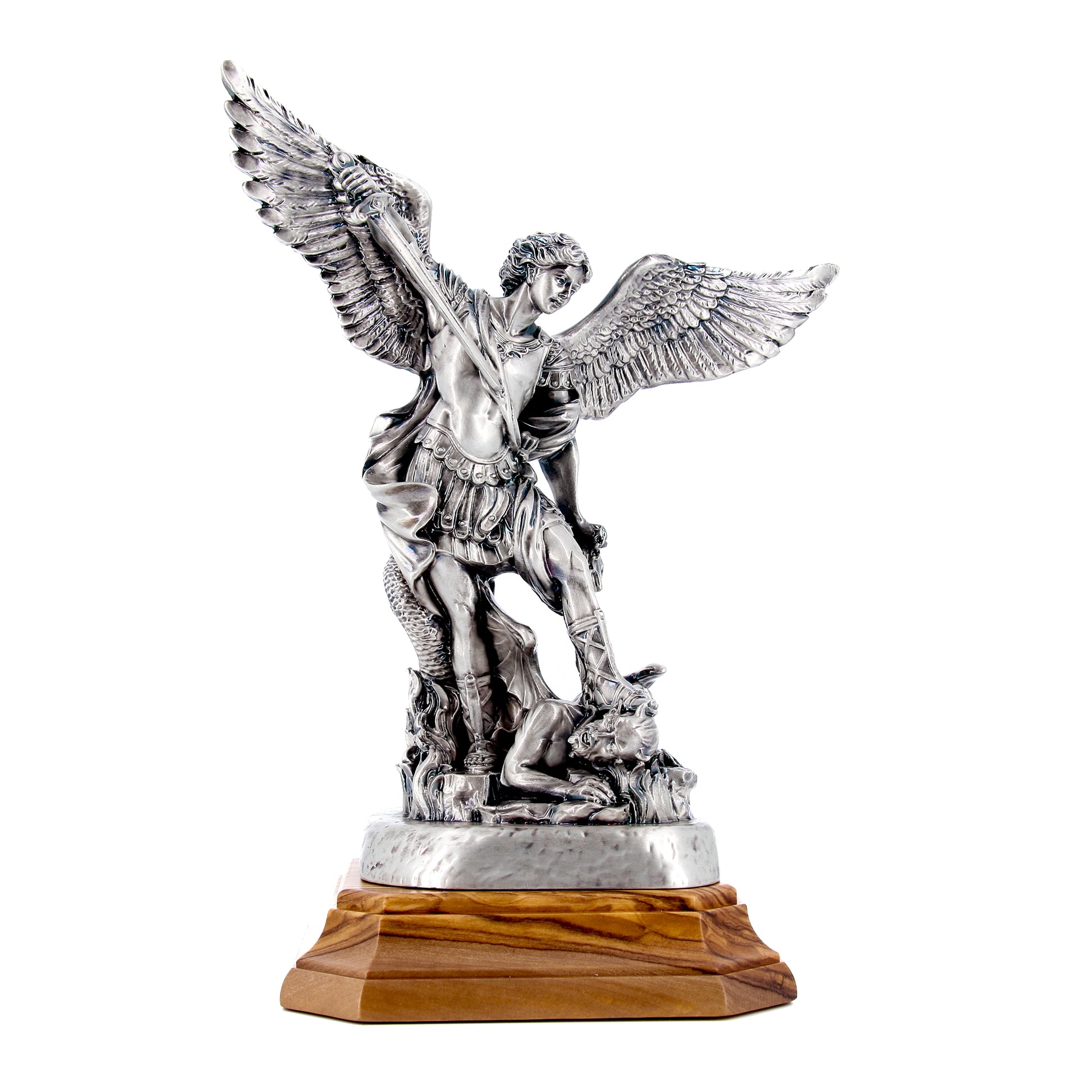Statua San Michele in resina argentata e base ulivo. Altezza 23 cm
