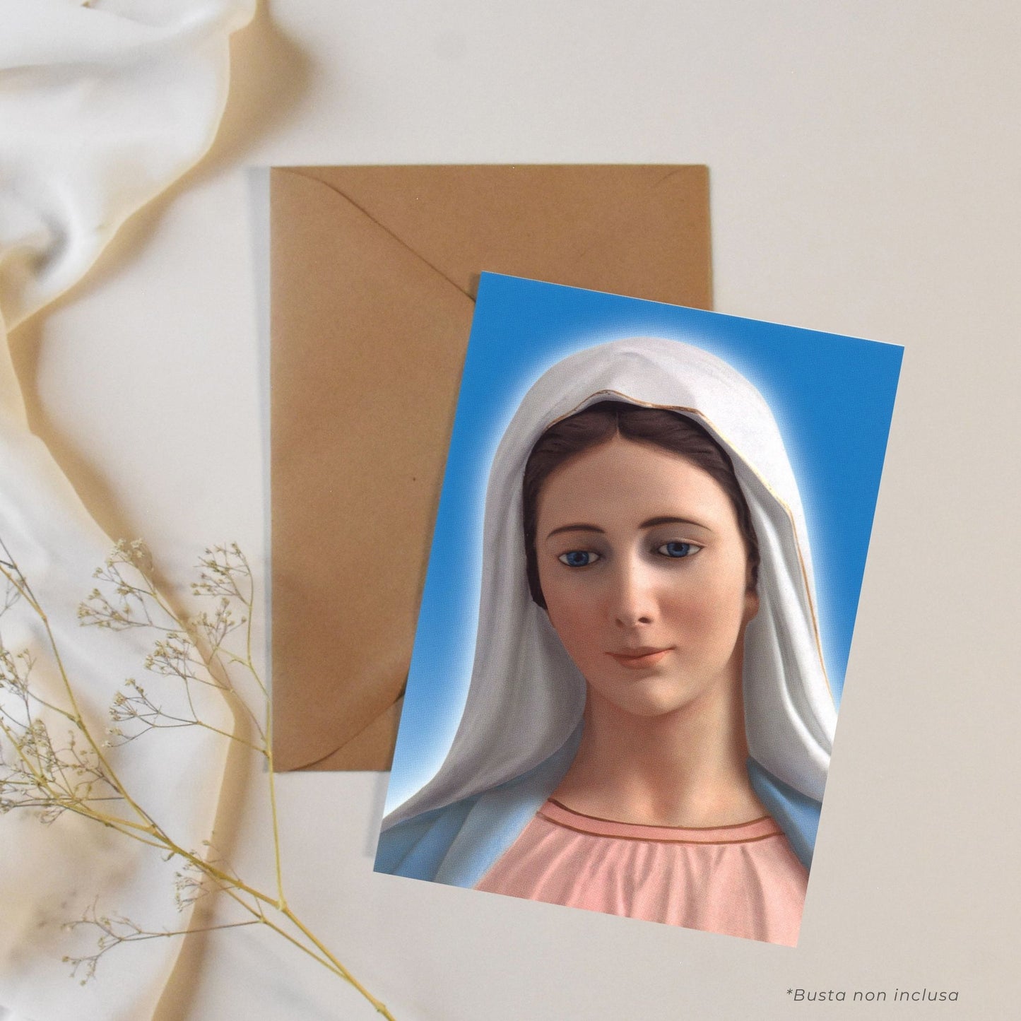 Cartolina beata Vergine Maria frontale. Sul retro "Consacrazione a Cristo  per mezzo di Maria" 