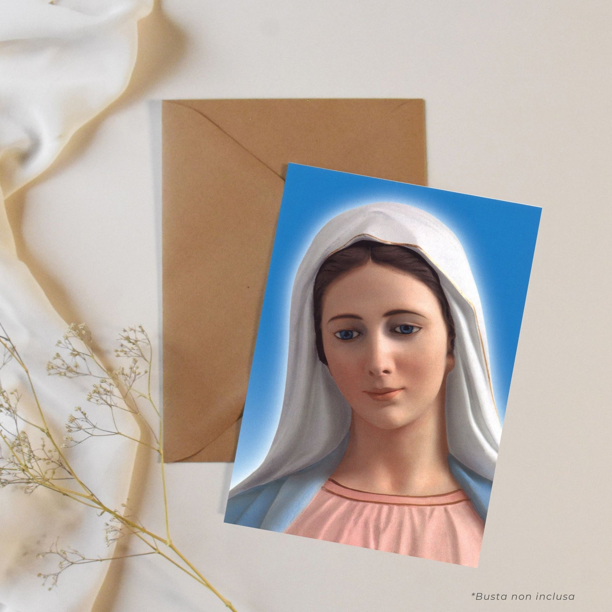 Cartolina beata Vergine Maria frontale. Sul retro "Consacrazione a Cristo  per mezzo di Maria" 