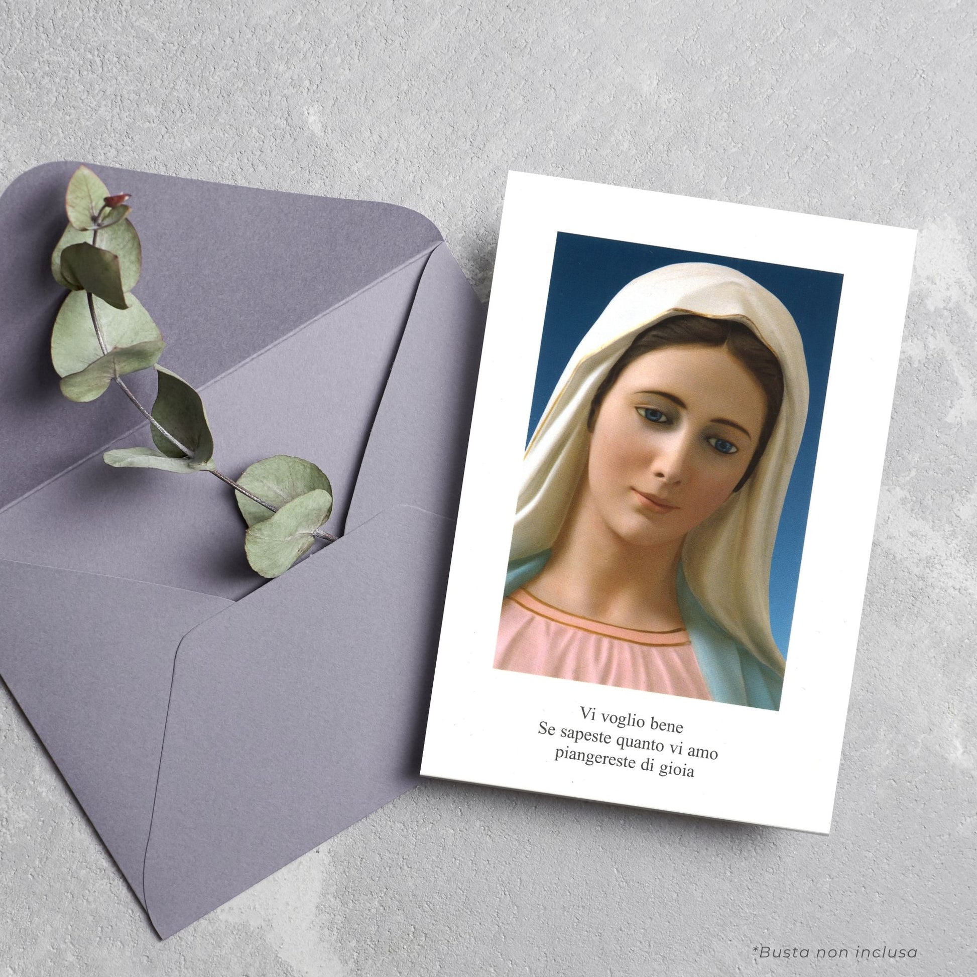 Cartolina beata Vergine Maria frontale con la scritta "Se sapessi quanto ti amo, piangeresti di gioia". Sul retro "Abbandonarsi alla Divina Provvidenza" 