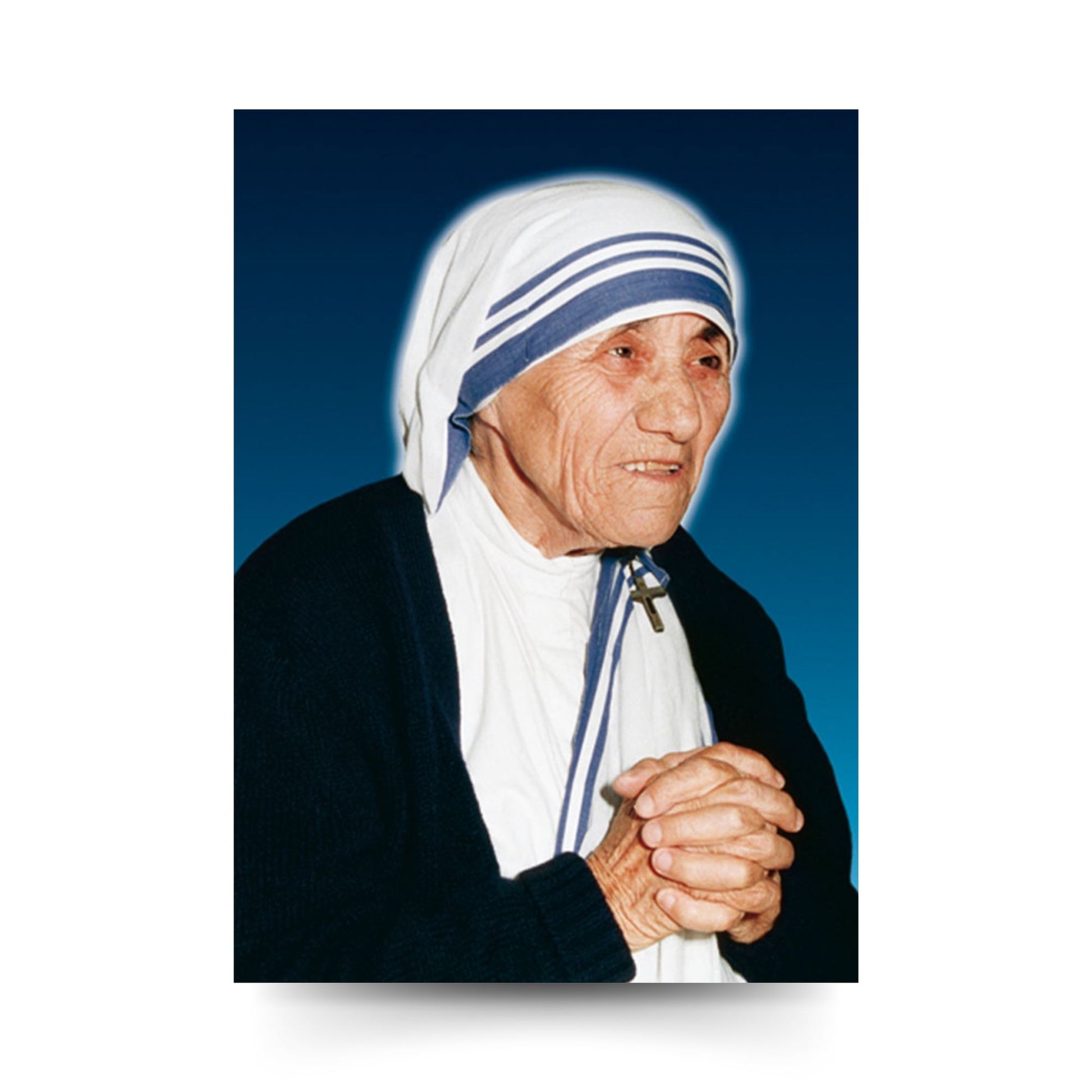 Cartolina madre Teresa con le mani giunte. Sul retro "Preghiera alla beata madre Teresa di Calcutta"