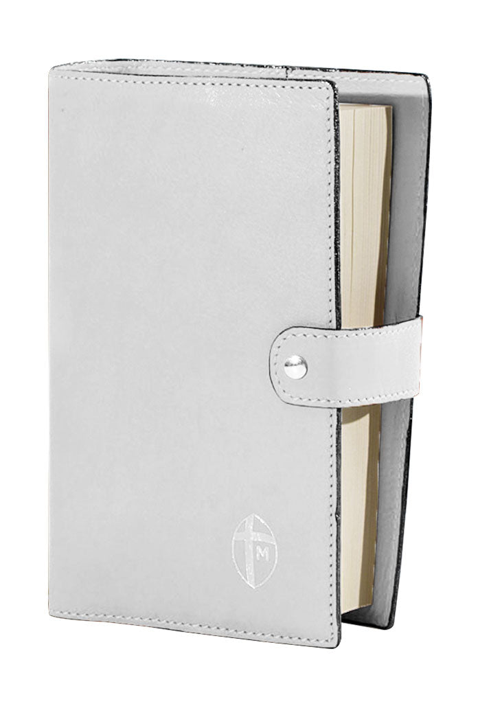 Custodia in pelle con chiusura a bottoncino per libri con formato 12x19 cm