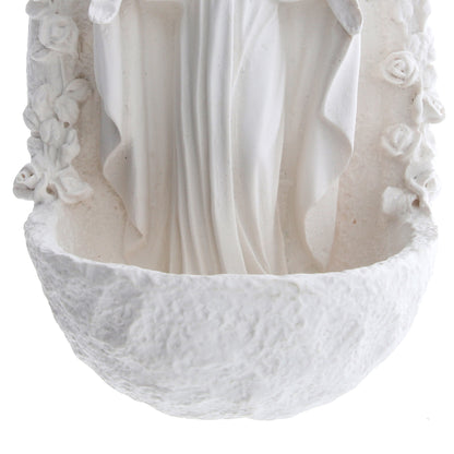 Acquasantiera Madonna Immacolata con rose, in resina bianca. Altezza 16 cm