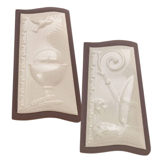 Quadro tegola in legno, raffigurazione su madreperla. Dimensioni 3,5x6 cm
