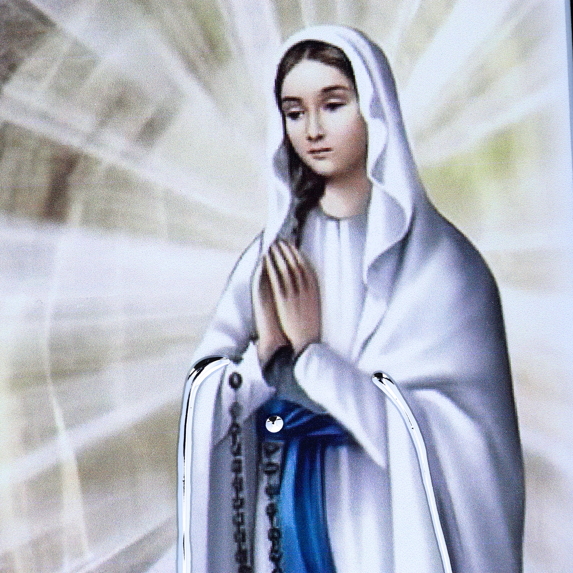 Quadro in legno Madonna di Lourdes con dettagli argentati. Dimensione 18x36 cm