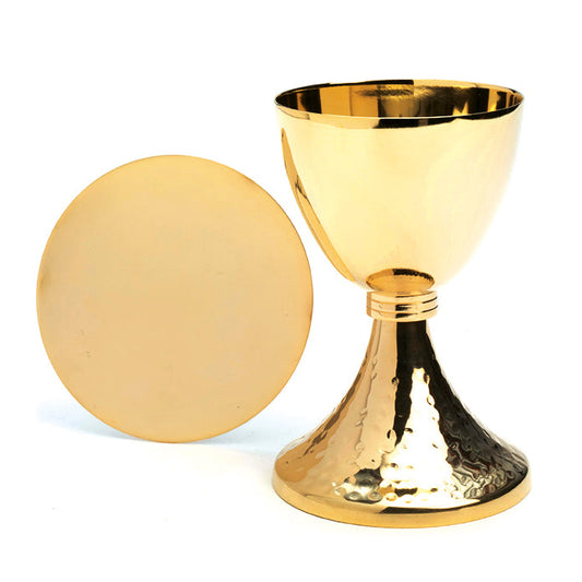 Calice con patena in ottone bagnato oro. Dimensioni 16x10 cm