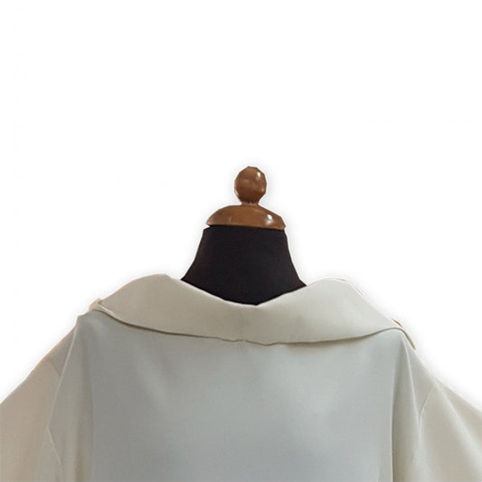 Camice Sacerdotale svasato con manica larga e cappuccio. Poliestere
