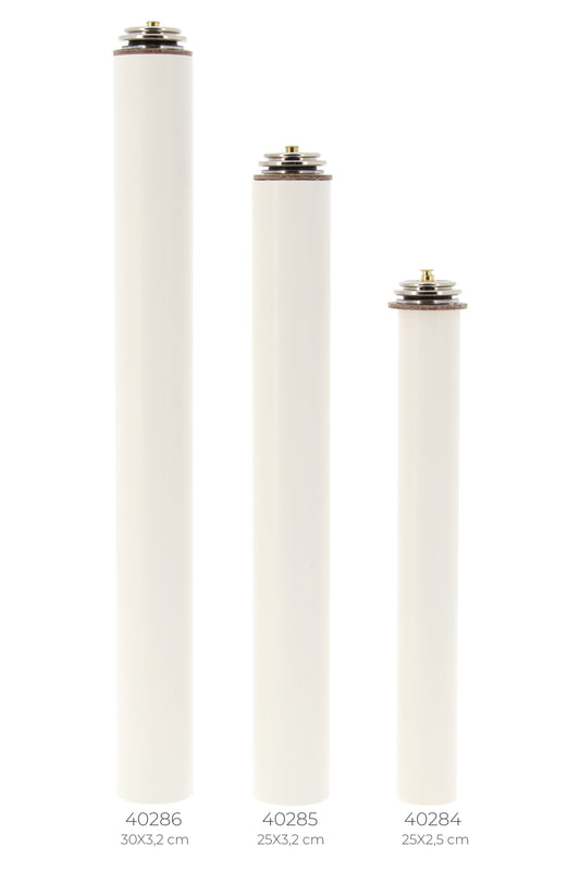 Candela a cera liquida con cartuccia diametro 2,5 cm e altezza 20 cm.