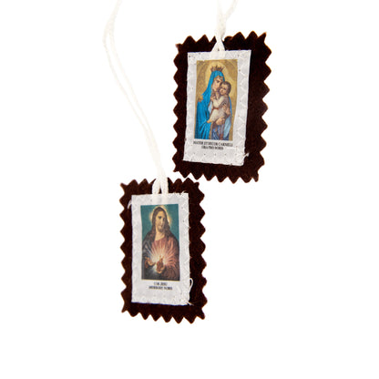 Scapolare Madonna del Carmelo. Dimensioni 4,5 x 3,5 cm